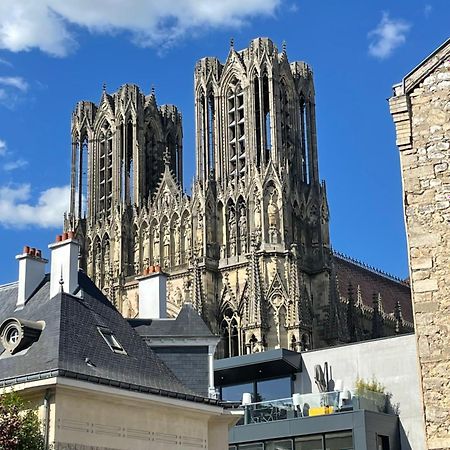 Duplex Hammam Au Pied De La Cathedrale Avec Vue Apartamento Reims Exterior foto