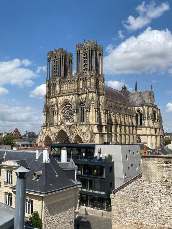 Duplex Hammam Au Pied De La Cathedrale Avec Vue Apartamento Reims Exterior foto