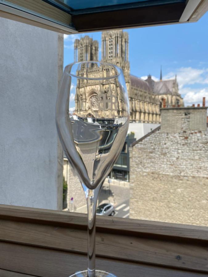 Duplex Hammam Au Pied De La Cathedrale Avec Vue Apartamento Reims Exterior foto